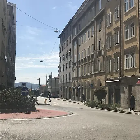 Πανσιόν Dede's *